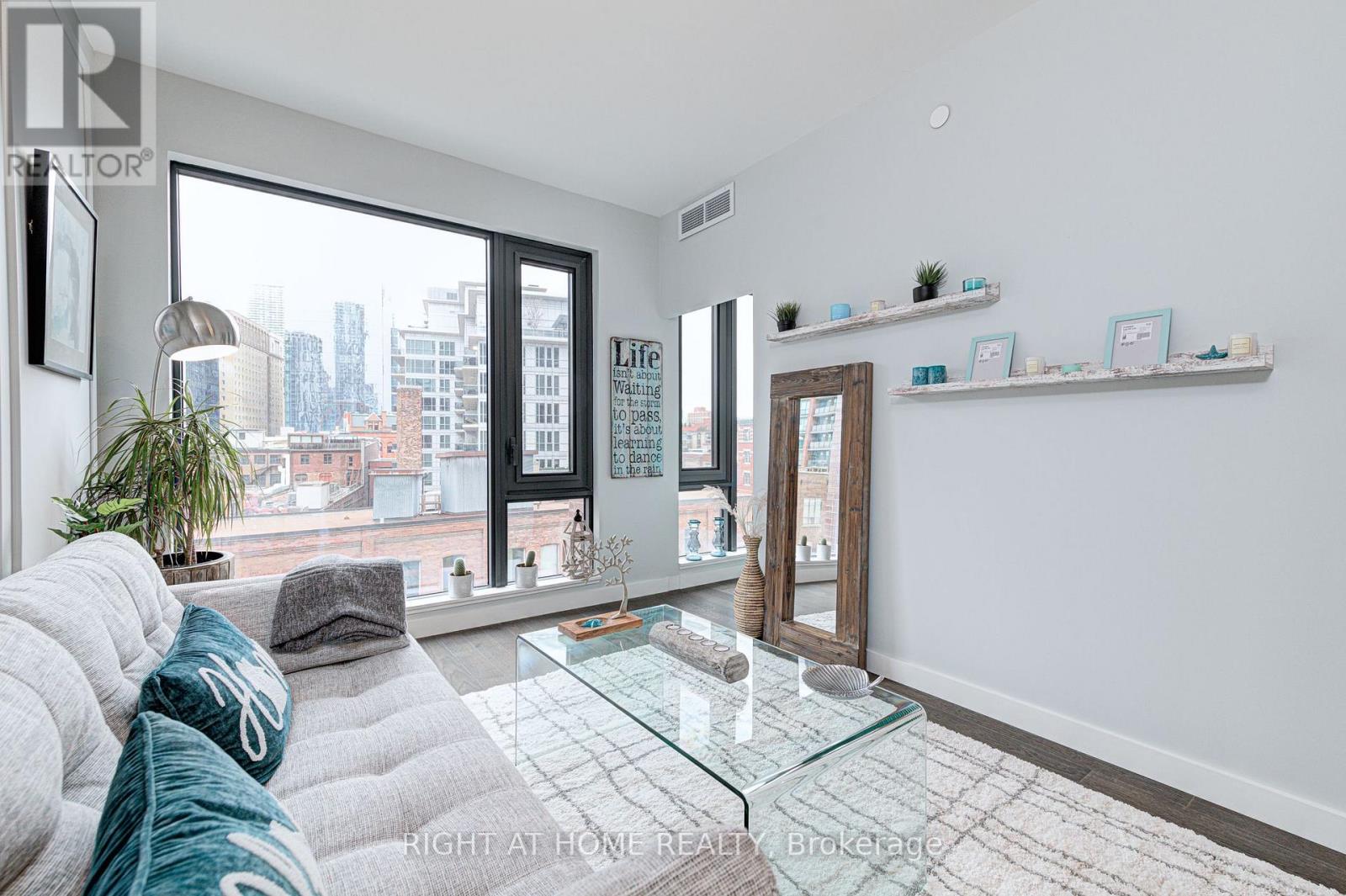 411 - 2a Church Street, Toronto, Ontario  M5E 1Z4 - Photo 4 - C13684564