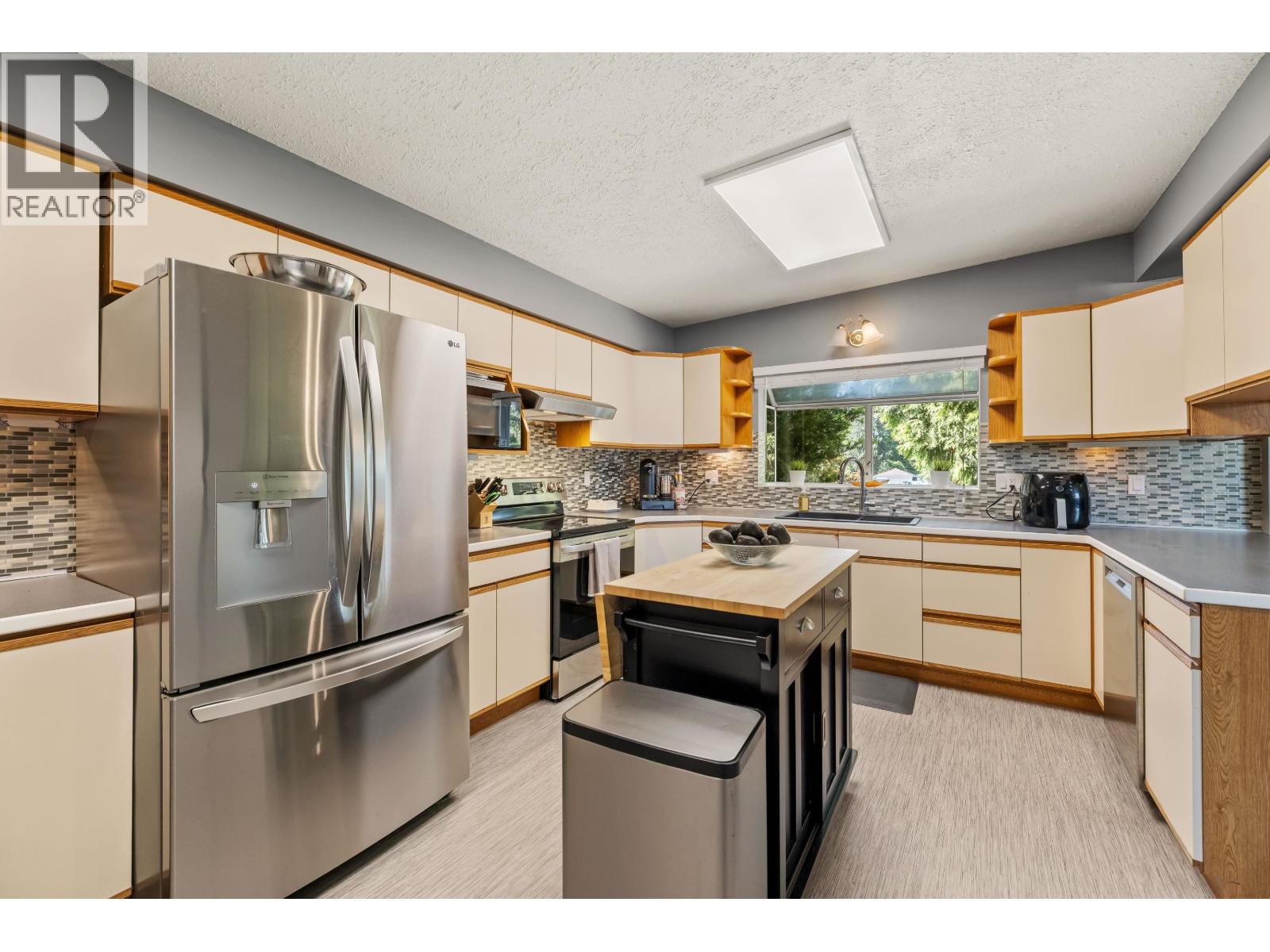 1908 Warwick Crescent, Port Coquitlam, British Columbia  V3C 1L8 - Photo 6 - R3156219