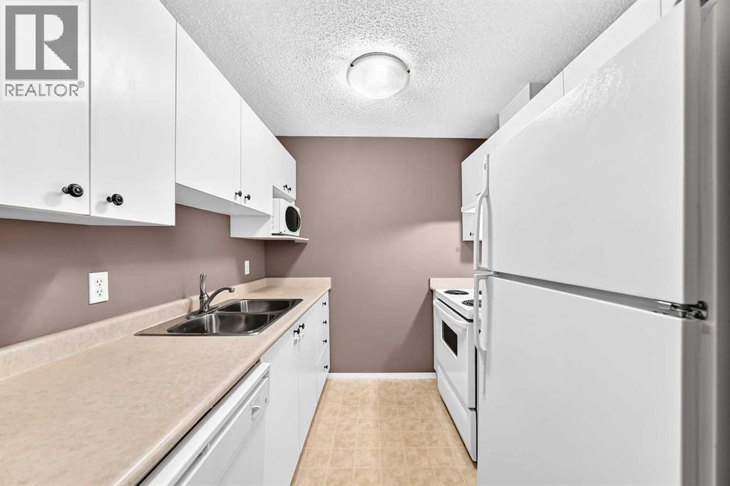 5208a, 604 8 Street SW, Airdrie, Alberta  T4B 2W8 - Photo 6 - A2337420