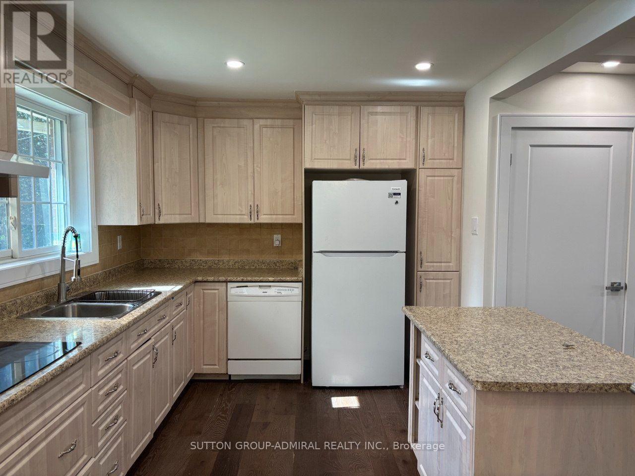 Main Floor - 86 Hamilton Drive, Newmarket, Ontario  L3Y 3E8 - Photo 18 - N13684652
