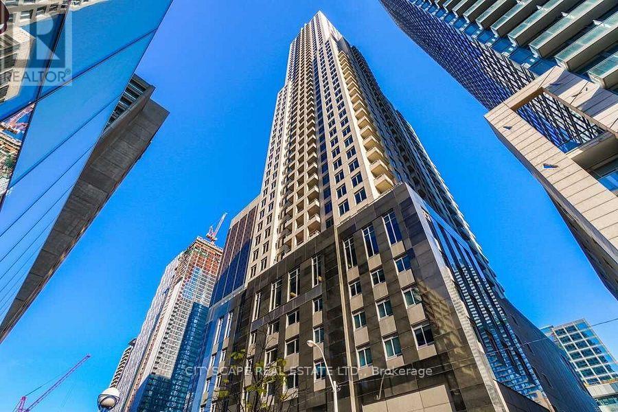 906 - 35 BALMUTO STREET, Toronto, Ontario