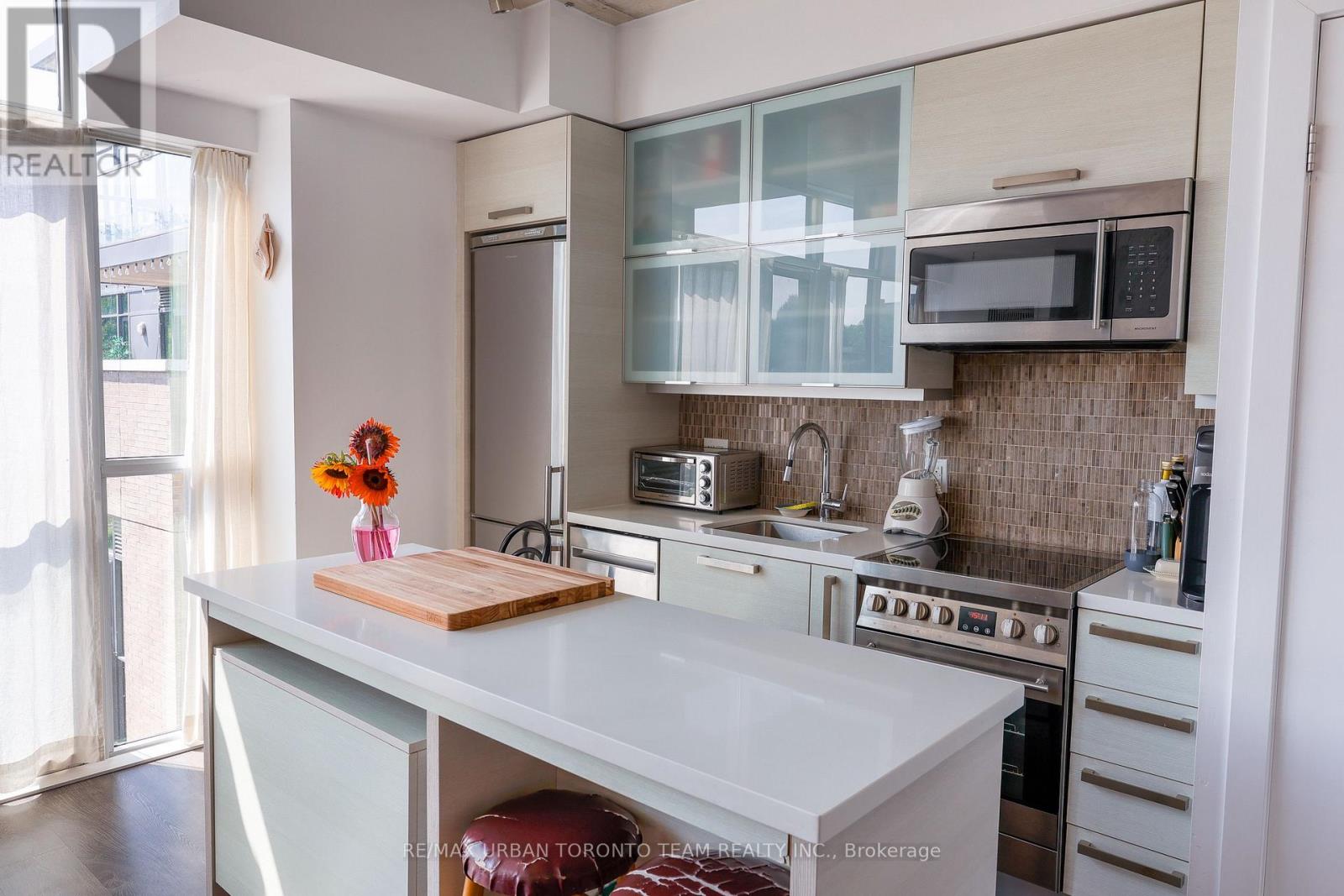412 - 1205 Queen Street W, Toronto, Ontario  M6K 0B9 - Photo 1 - C13683002