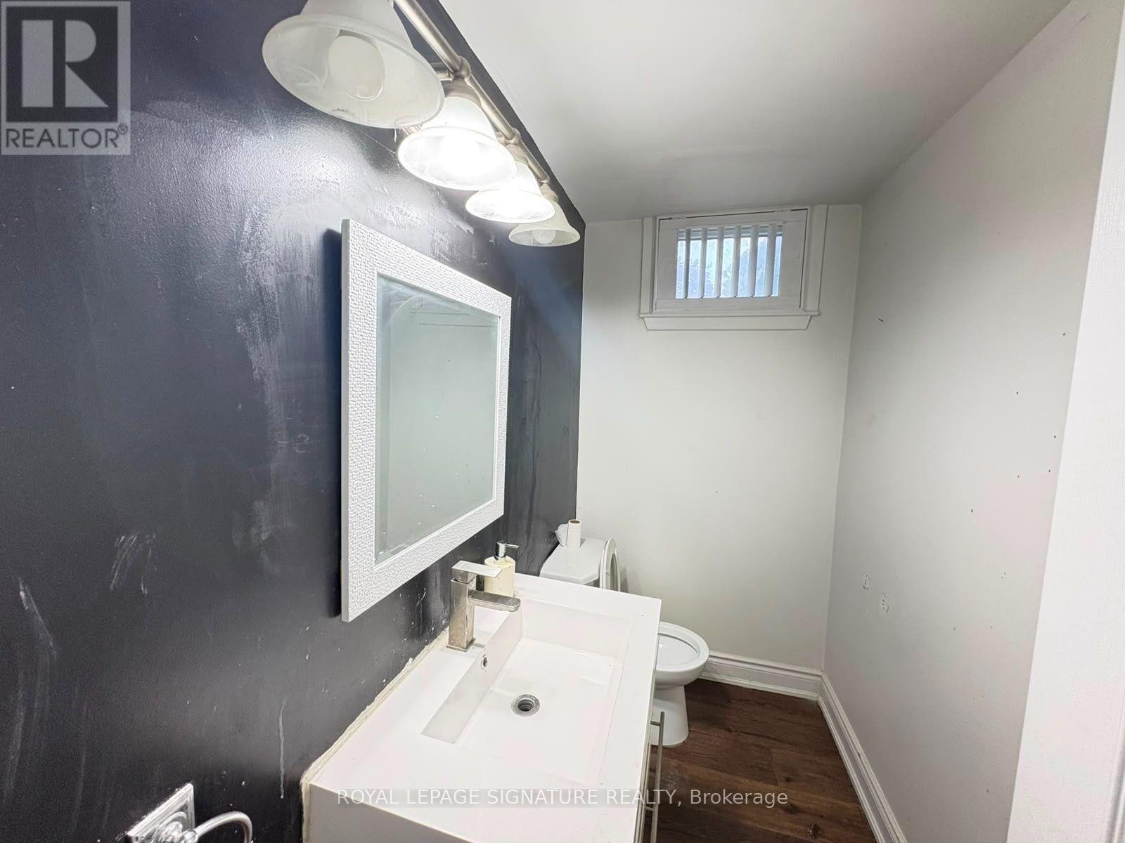Upper - 10 Kenilworth Road, Brampton, Ontario  L6V 2B1 - Photo 11 - W13684604