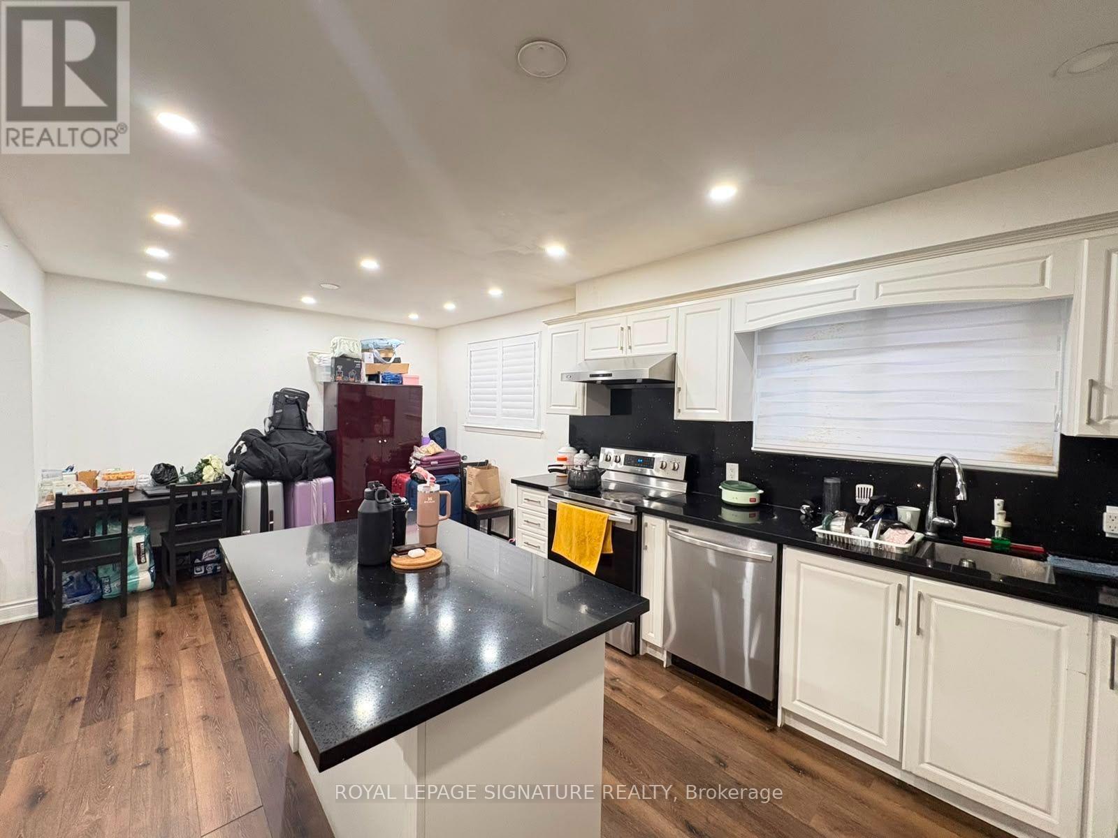 Upper - 10 Kenilworth Road, Brampton, Ontario  L6V 2B1 - Photo 6 - W13684604