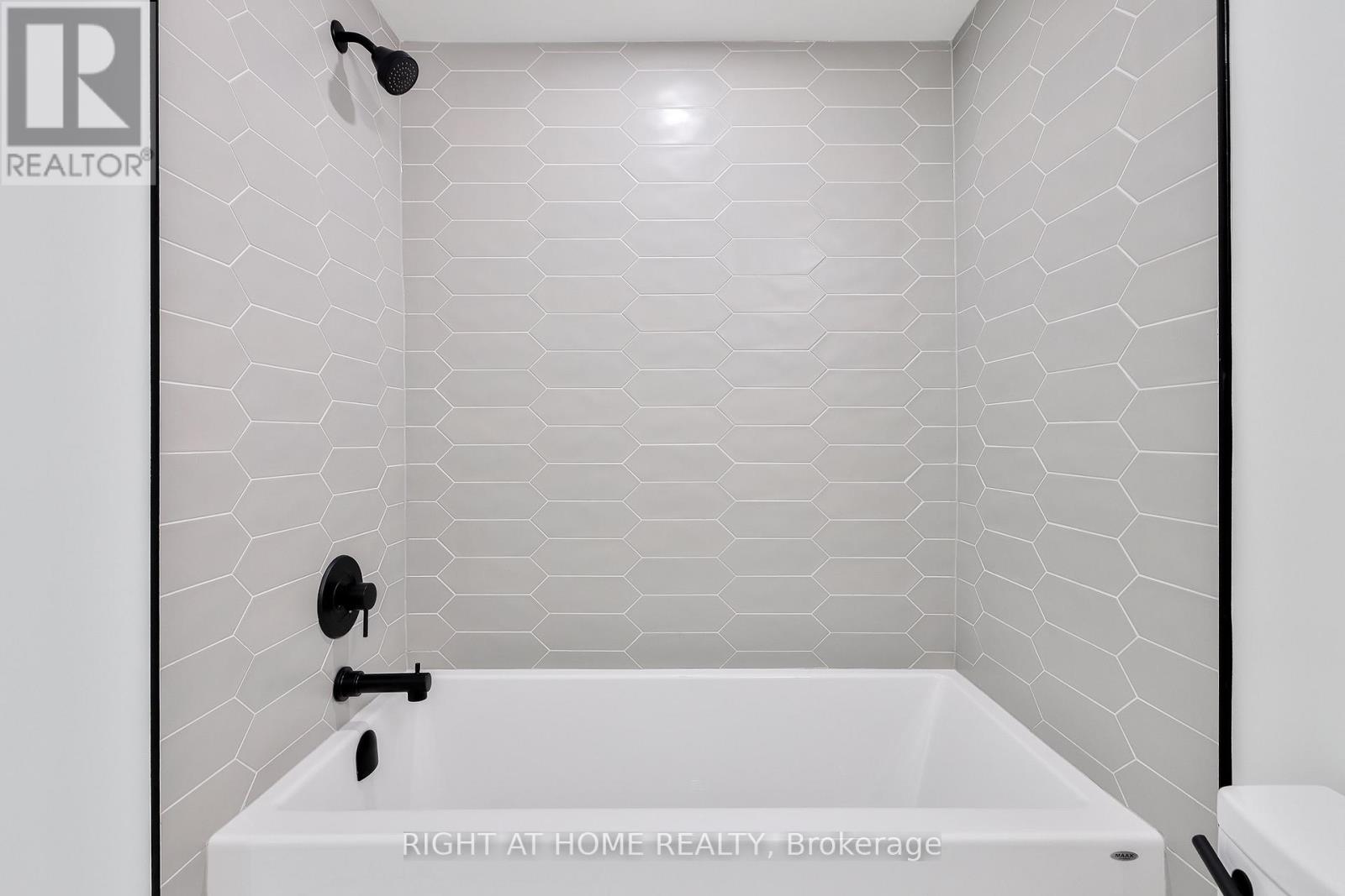 Ground Floor - 2343 Gerrard Street E, Toronto, Ontario  M4E 2E6 - Photo 19 - E13683058