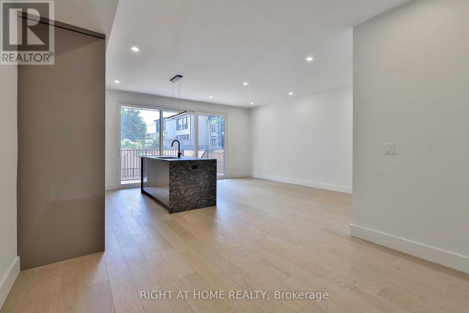 Ground Floor - 2343 Gerrard Street E, Toronto, Ontario  M4E 2E6 - Photo 2 - E13683058