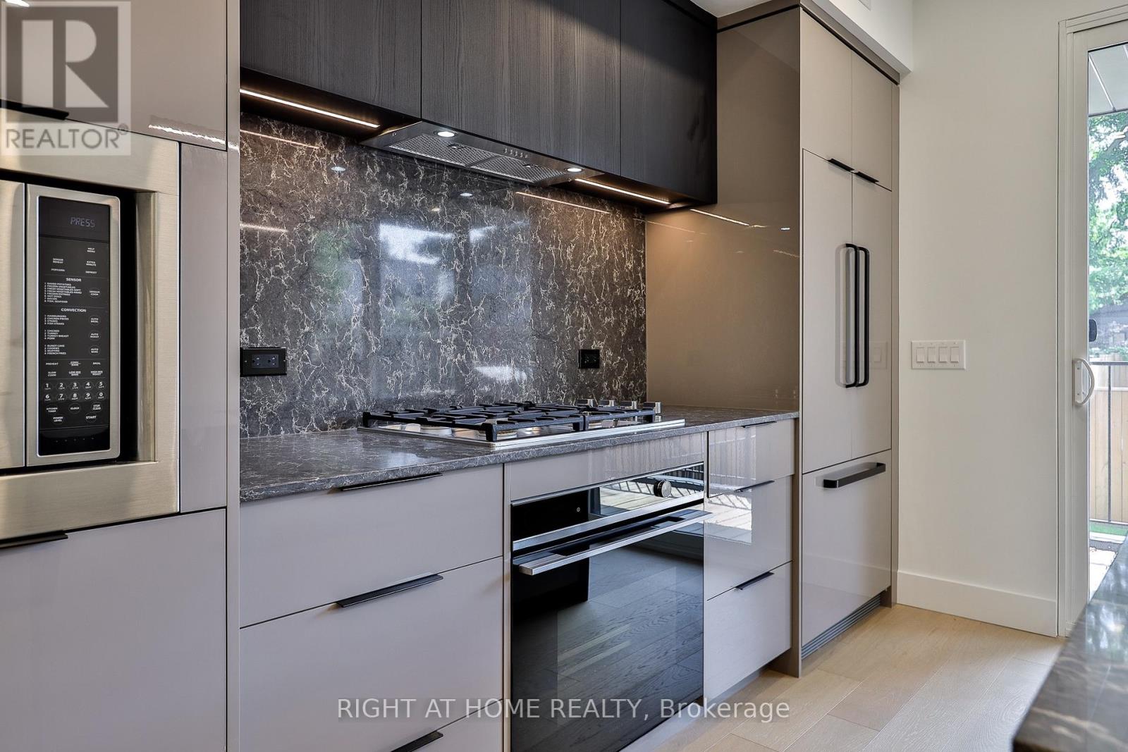 Ground Floor - 2343 Gerrard Street E, Toronto, Ontario  M4E 2E6 - Photo 7 - E13683058
