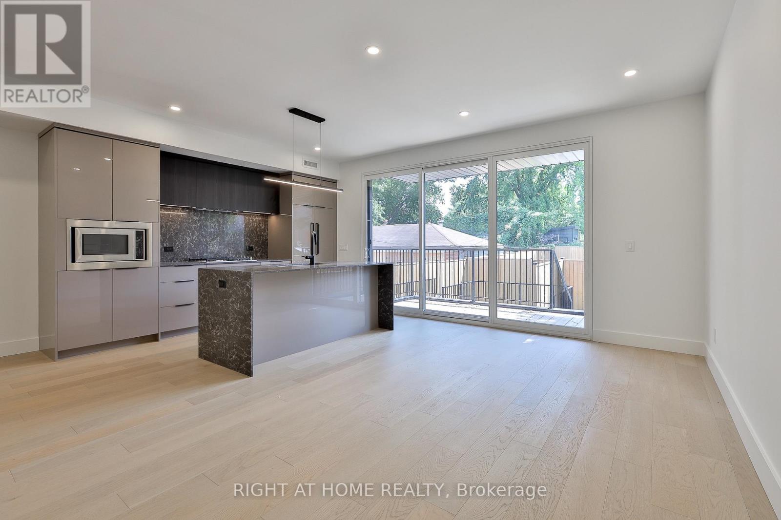 Ground Floor - 2343 Gerrard Street E, Toronto, Ontario  M4E 2E6 - Photo 5 - E13683058