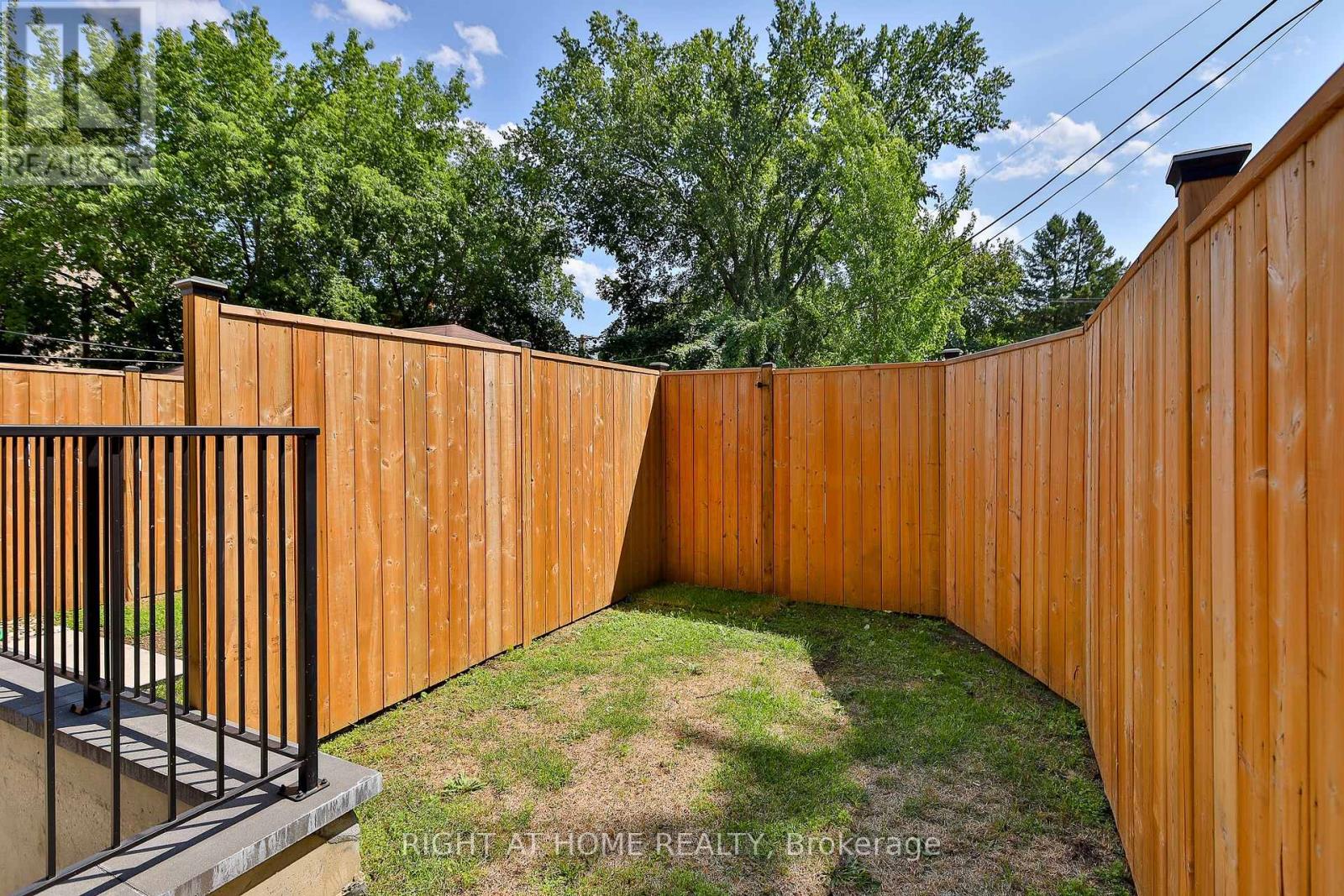 Ground Floor - 2343 Gerrard Street E, Toronto, Ontario  M4E 2E6 - Photo 12 - E13683058