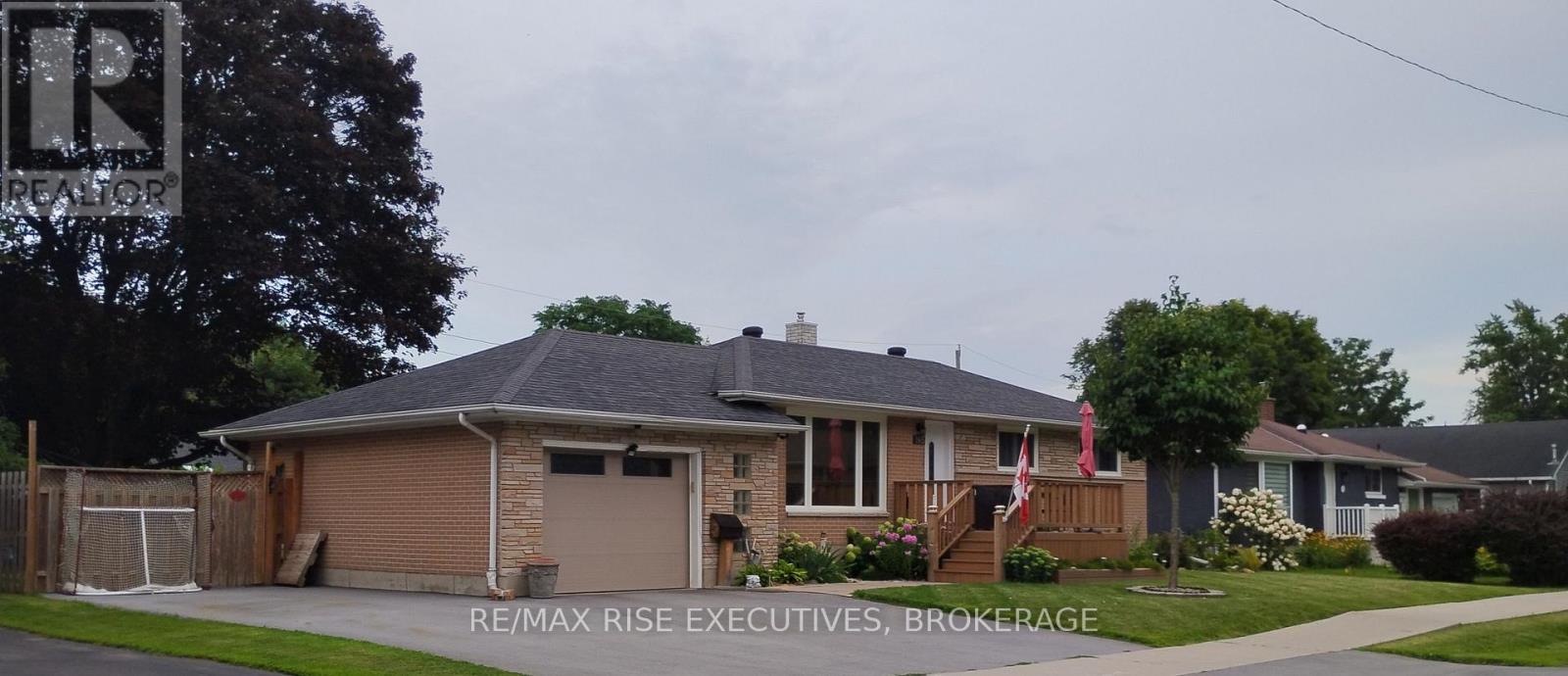 165 ELIZABETH DRIVE, Gananoque, Ontario