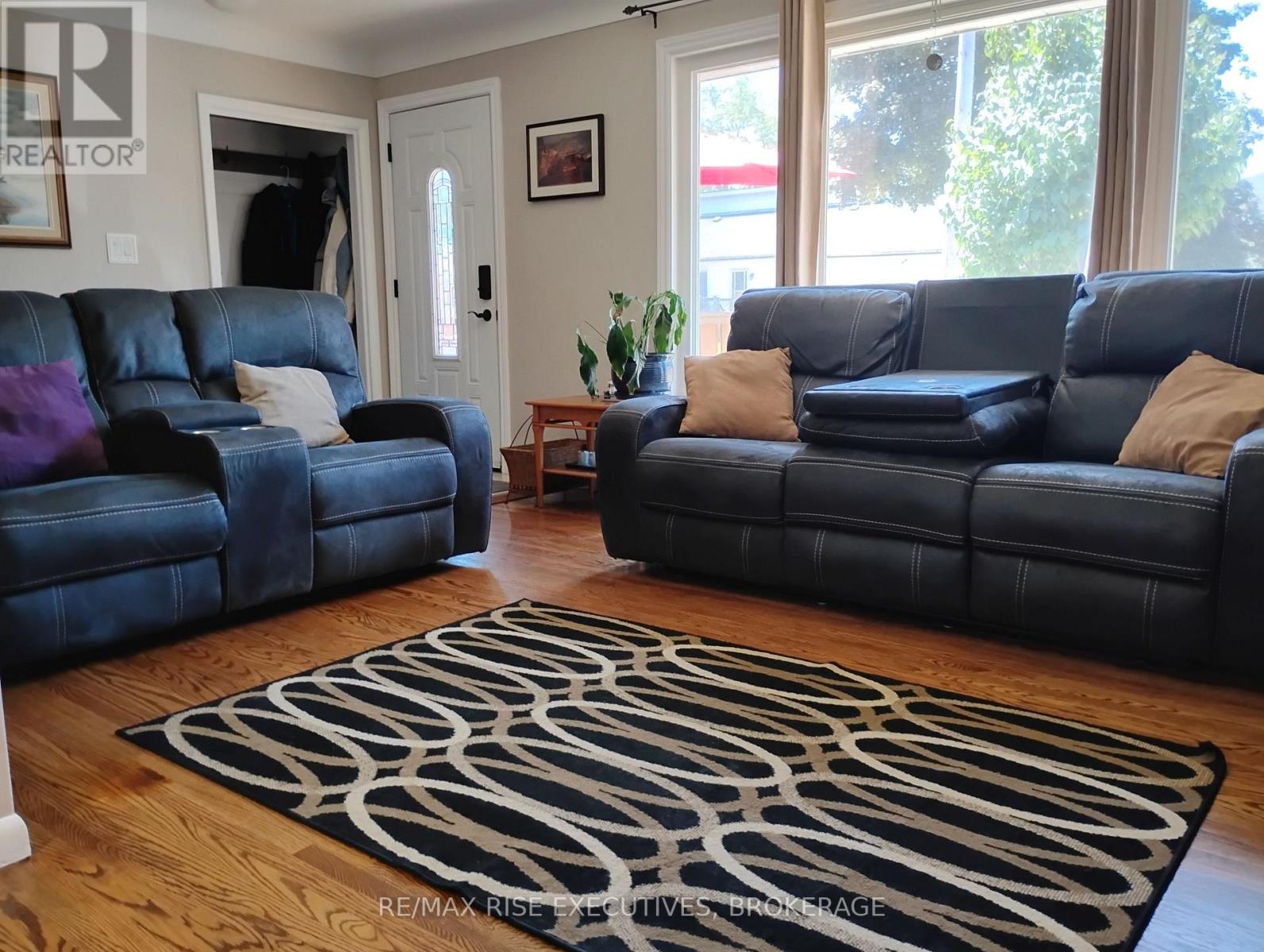 165 Elizabeth Drive, Gananoque, Ontario  K7G 1P4 - Photo 3 - X13682980