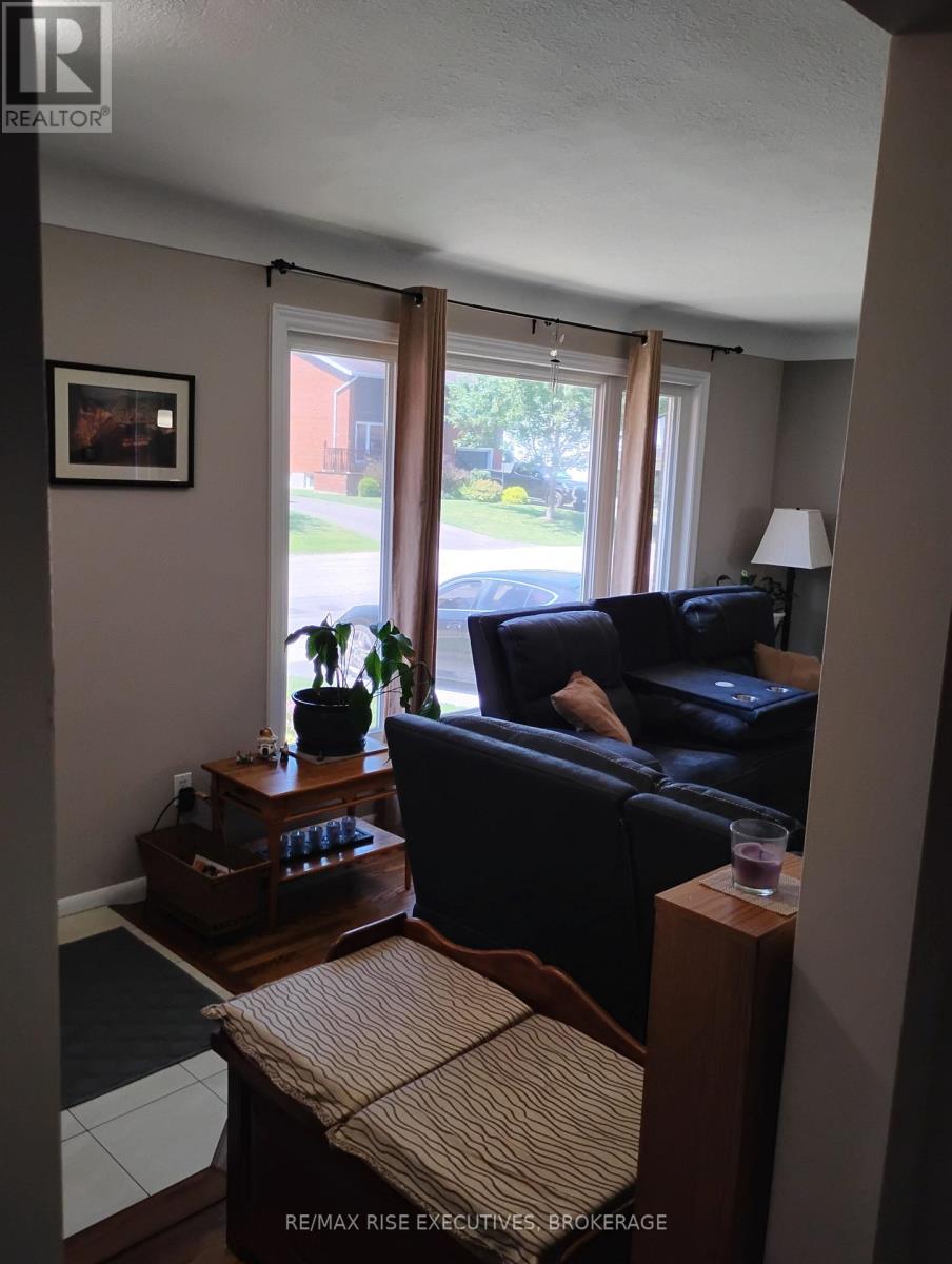 165 Elizabeth Drive, Gananoque, Ontario  K7G 1P4 - Photo 4 - X13682980