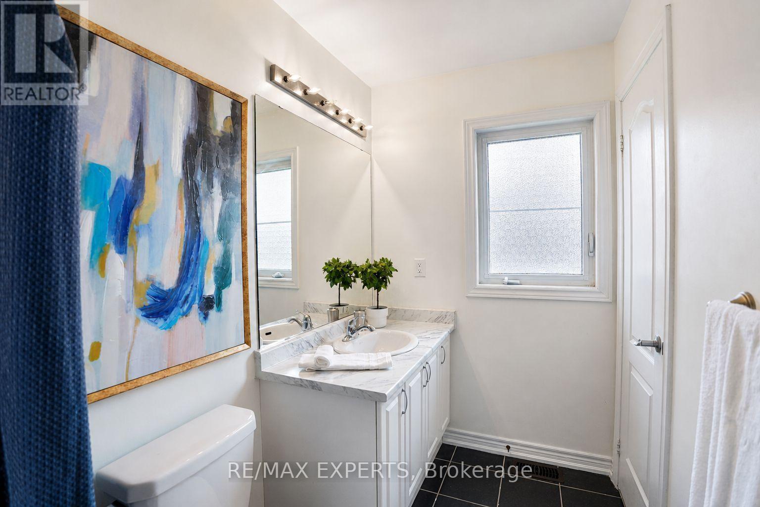 136 Matthewson Avenue, Bradford West Gwillimbury, Ontario  L3Z 2A5 - Photo 17 - N13670194