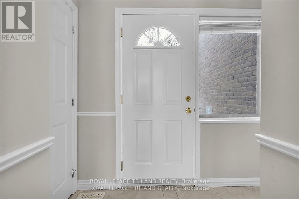 624 Wonderland Road S, London South, Ontario  N6H 4Y8 - Photo 2 - X13683014