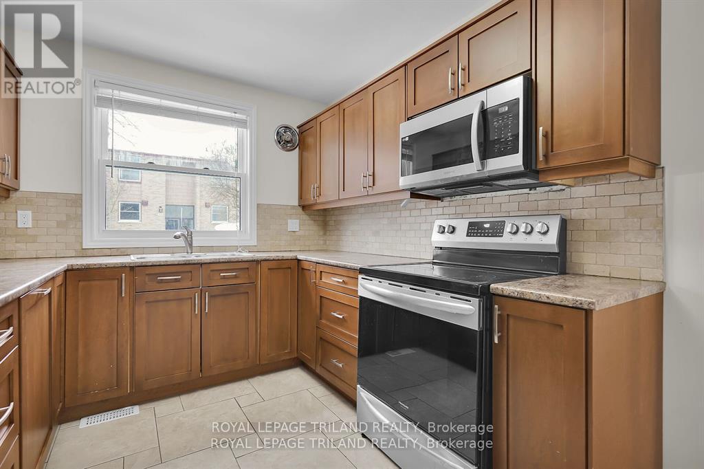 624 Wonderland Road S, London South, Ontario  N6H 4Y8 - Photo 4 - X13683014