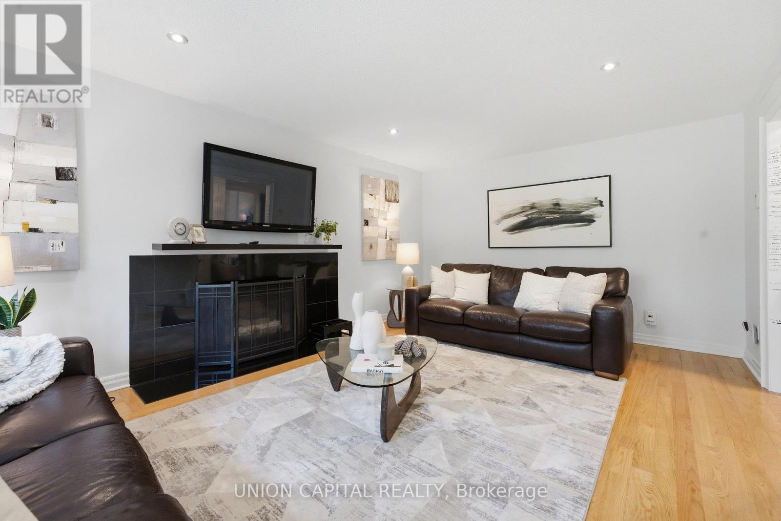 22 Cynthia Crescent, Richmond Hill, Ontario  L4E 2P8 - Photo 6 - N13670230