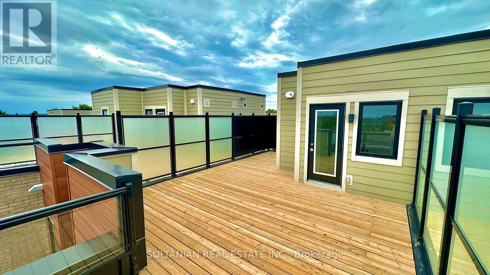 8 - 20 Lytham Green Circle, Newmarket, Ontario  L3Y 0H3 - Photo 31 - N13683028