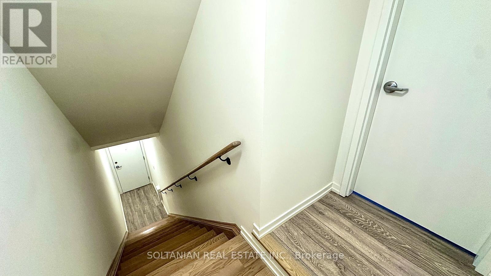 8 - 20 Lytham Green Circle, Newmarket, Ontario  L3Y 0H3 - Photo 38 - N13683028