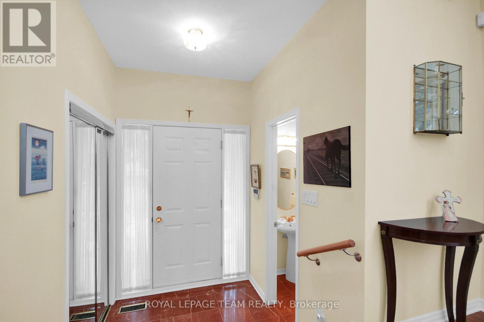 550b Queen Elizabeth Drive, Ottawa, Ontario  K1S 3N4 - Photo 3 - X13682984