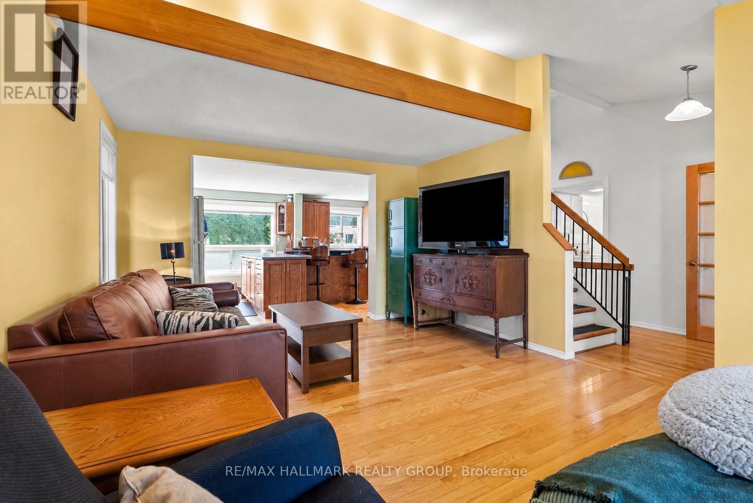932 Beauclaire Drive, Ottawa, Ontario  K1C 2J3 - Photo 5 - X13683096