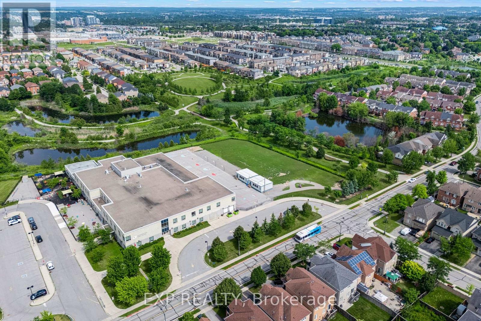 320 Dowson Loop, Newmarket, Ontario  L3X 3G2 - Photo 48 - N13683080
