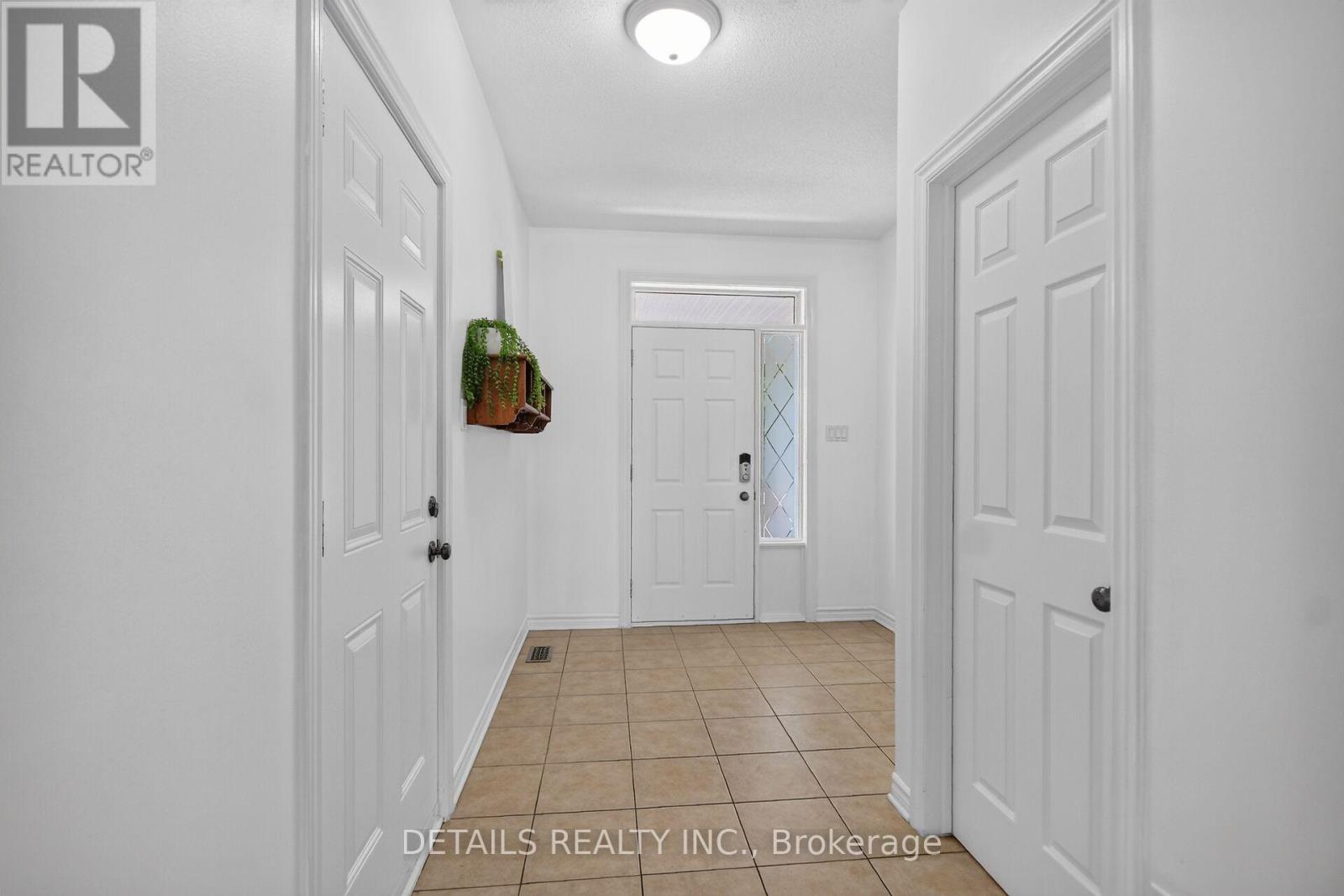 250 Flodden Way, Ottawa, Ontario  K2G 7E1 - Photo 4 - X13683088