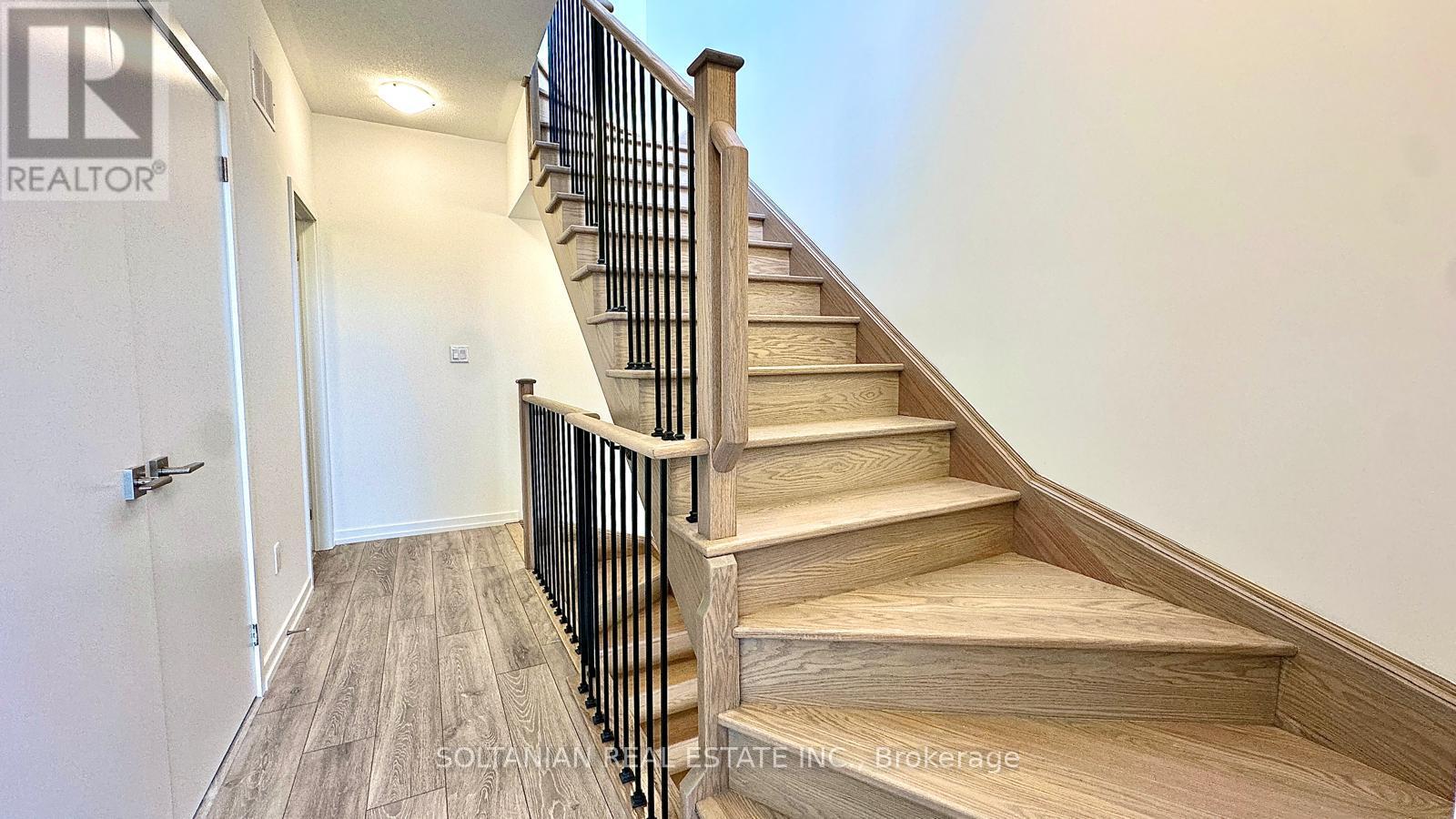 8 - 20 Lytham Green Circle, Newmarket, Ontario  L3Y 0H3 - Photo 25 - N13683028