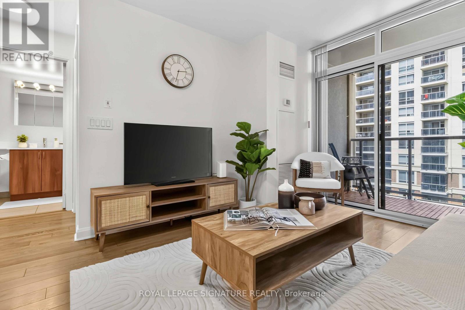 601 - 1 Michael Power Place, Toronto, Ontario  M9A 0A1 - Photo 8 - W13585470