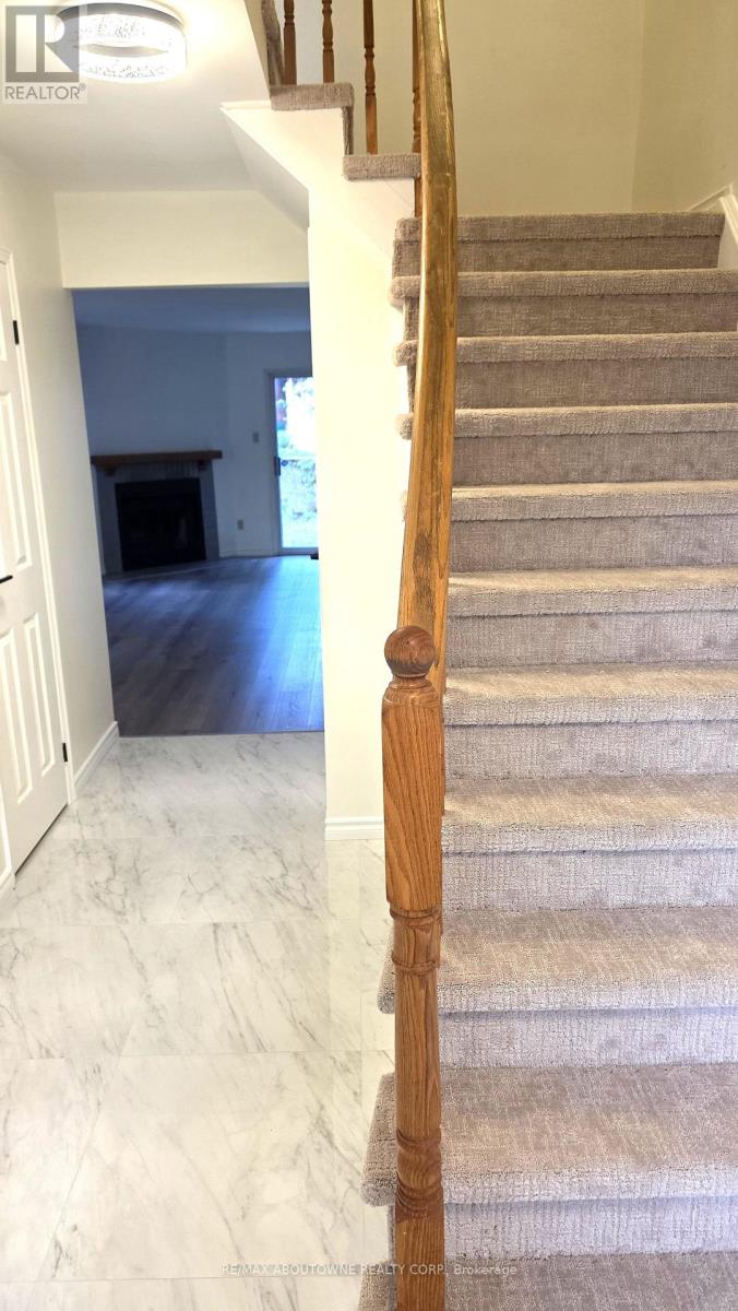 1329 Montclair Drive, Oakville, Ontario  L6H 1Z3 - Photo 2 - W13682972