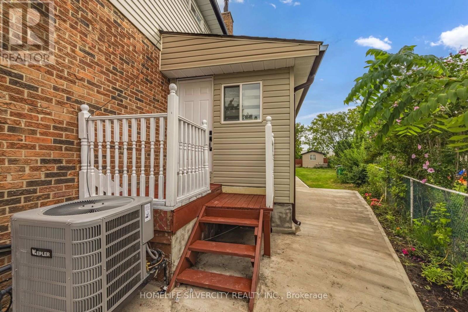 3803 Keenan Crescent, Mississauga, Ontario  L4T 3M1 - Photo 6 - W13682962