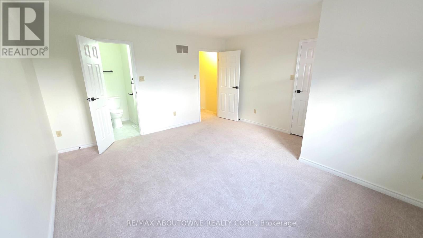 1329 Montclair Drive, Oakville, Ontario  L6H 1Z3 - Photo 10 - W13682972