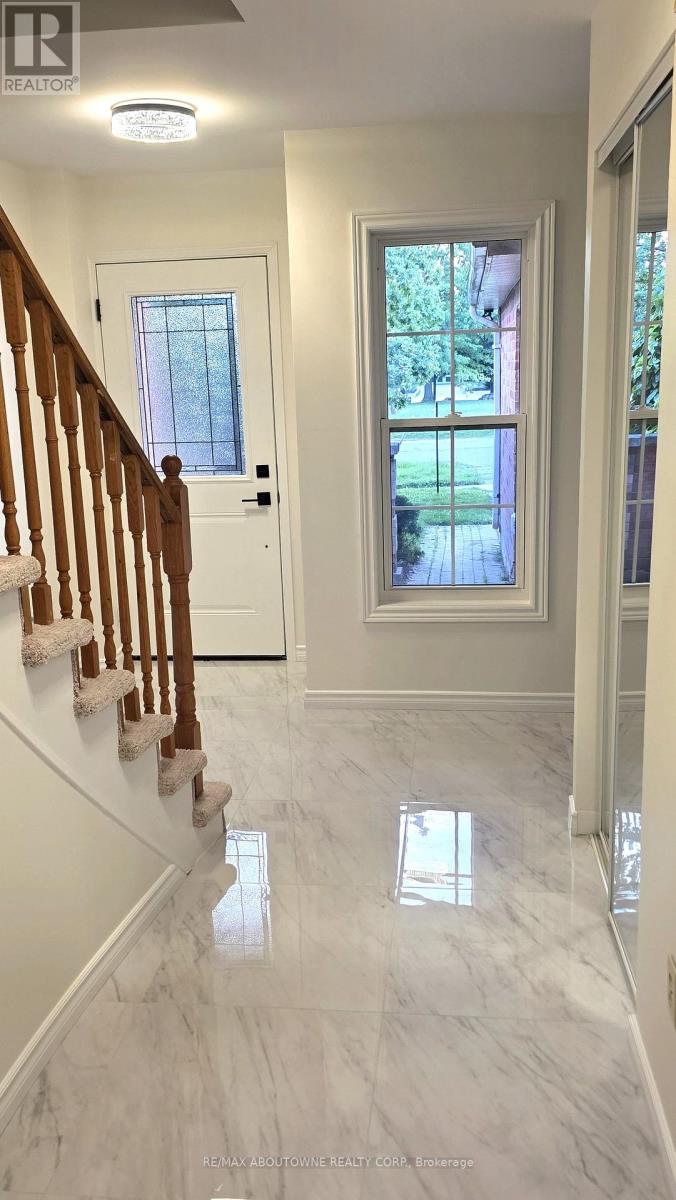 1329 Montclair Drive, Oakville, Ontario  L6H 1Z3 - Photo 3 - W13682972