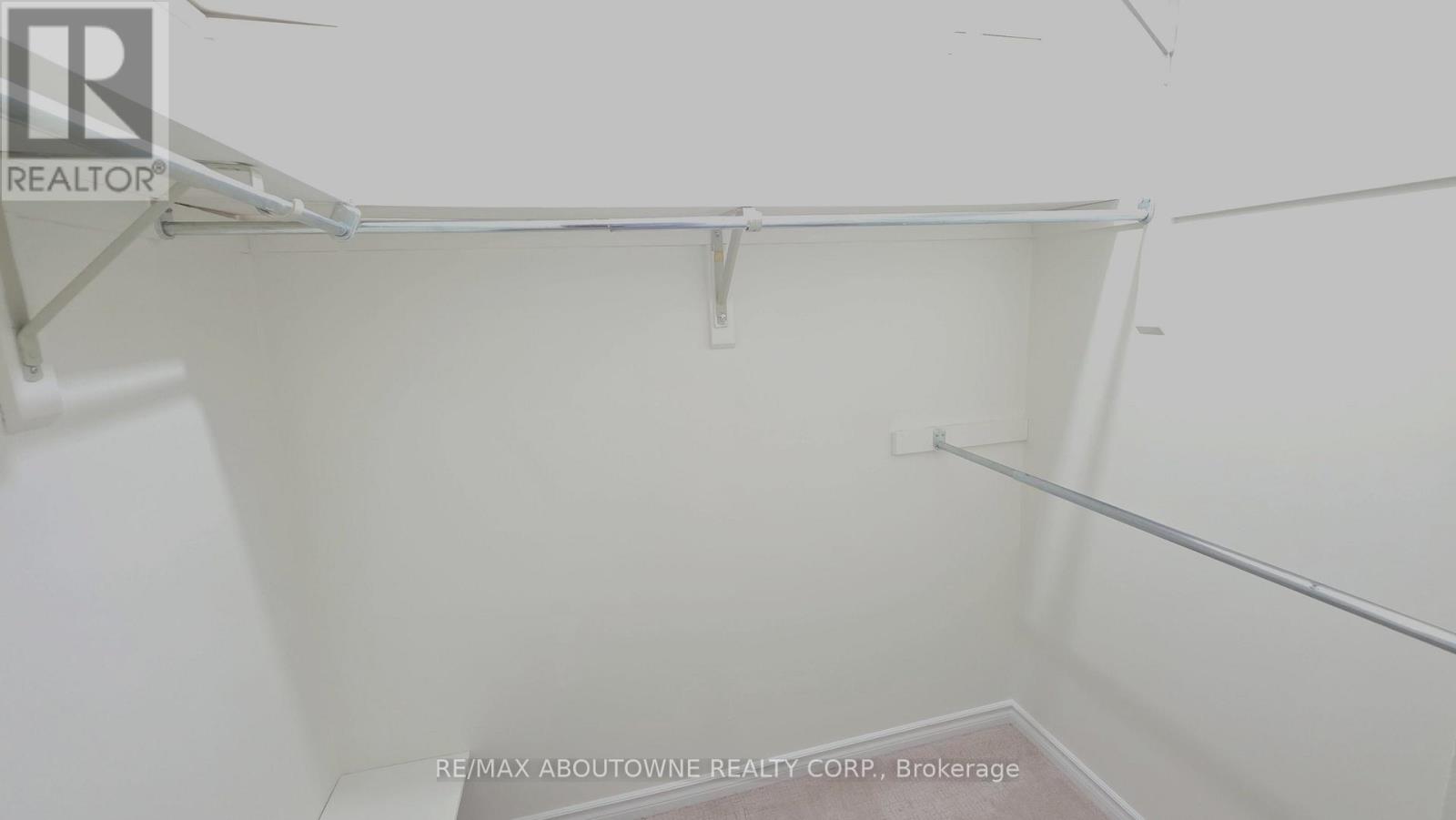 1329 Montclair Drive, Oakville, Ontario  L6H 1Z3 - Photo 11 - W13682972