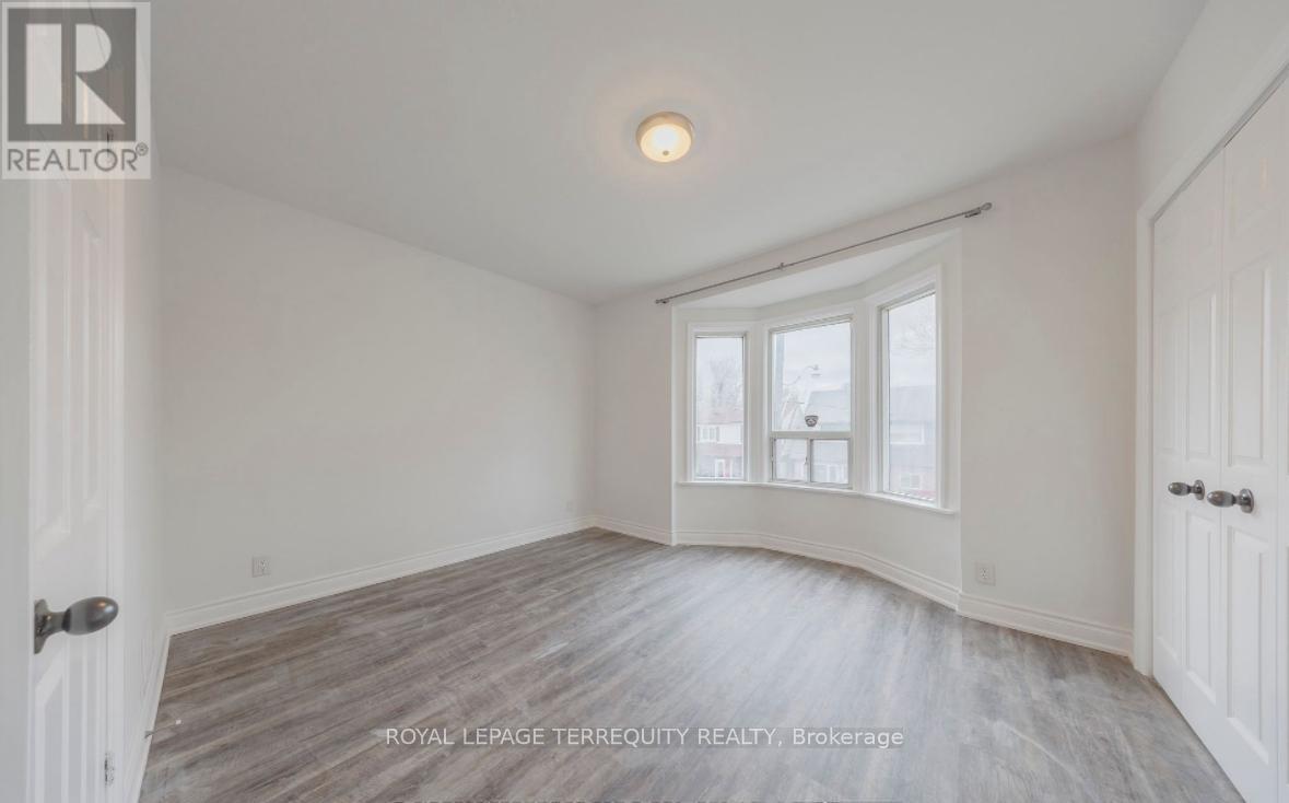 Upper - 185 Laughton Avenue, Toronto, Ontario  M6N 2X6 - Photo 5 - W13683026