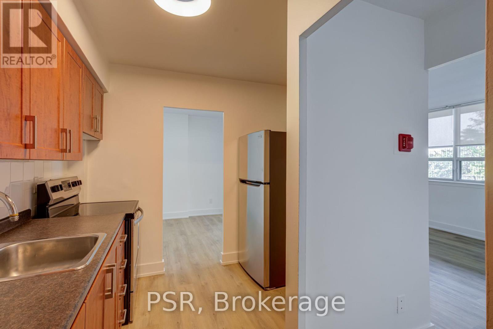 105 - 240 Markland Drive, Toronto, Ontario  M9C 1R3 - Photo 8 - W13683034