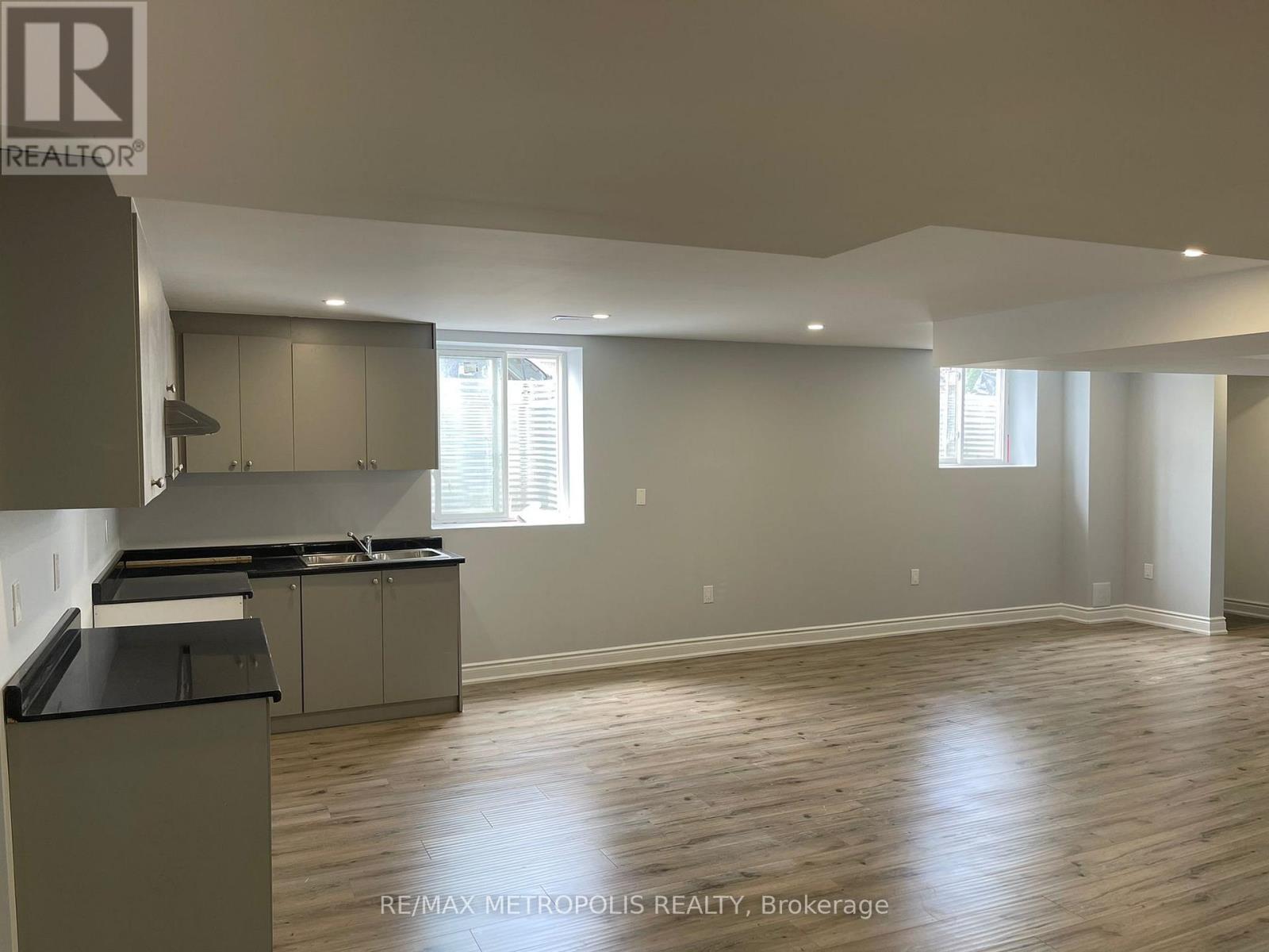 Bsmt - 2 Summitgreen Crescent, Brampton, Ontario  L6R 0T3 - Photo 5 - W13683074