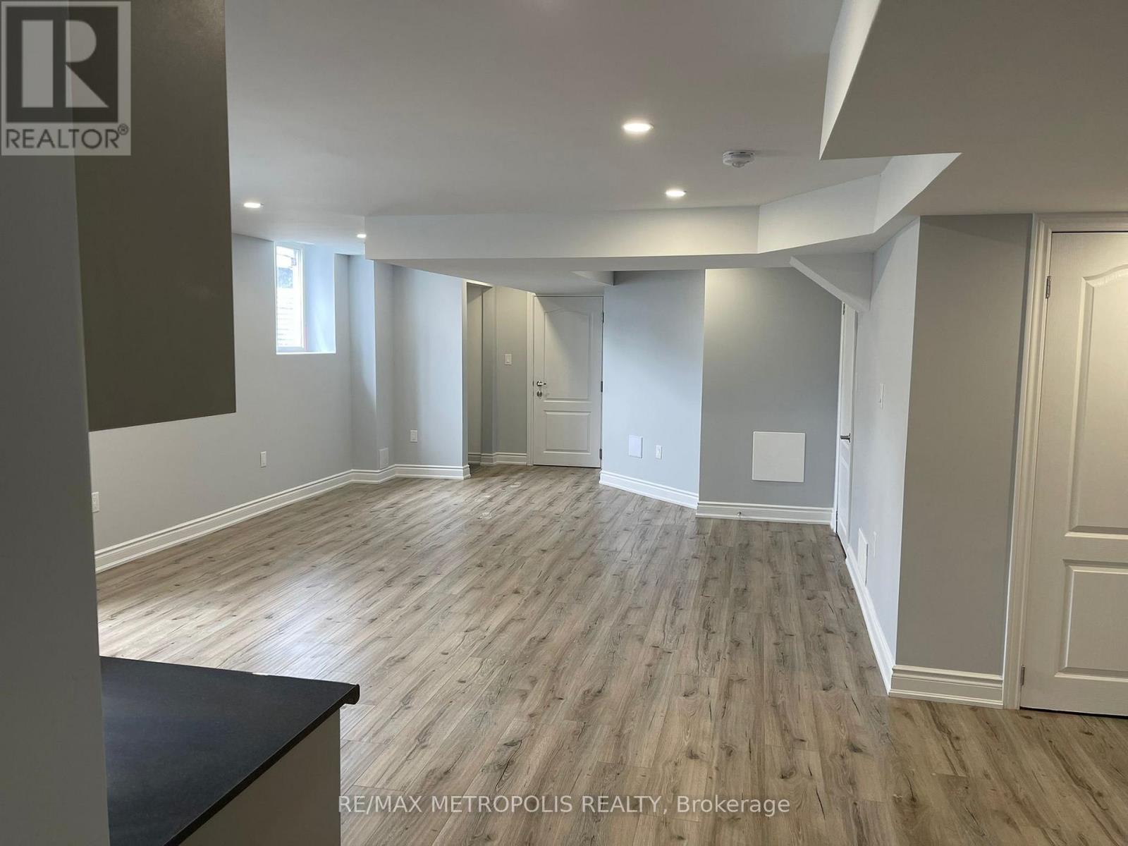 Bsmt - 2 Summitgreen Crescent, Brampton, Ontario  L6R 0T3 - Photo 12 - W13683074