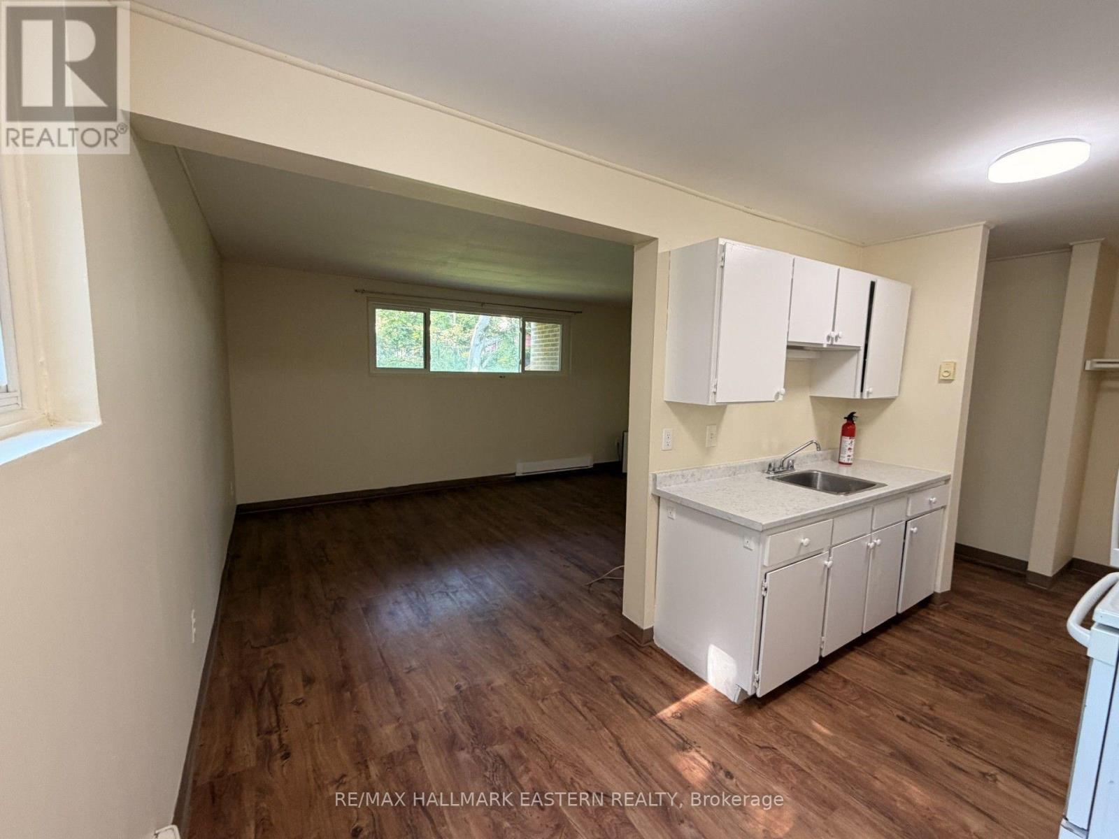 103 - 106 Lansdowne Street, Peterborough, Ontario  K9J 1Y1 - Photo 3 - X13683056