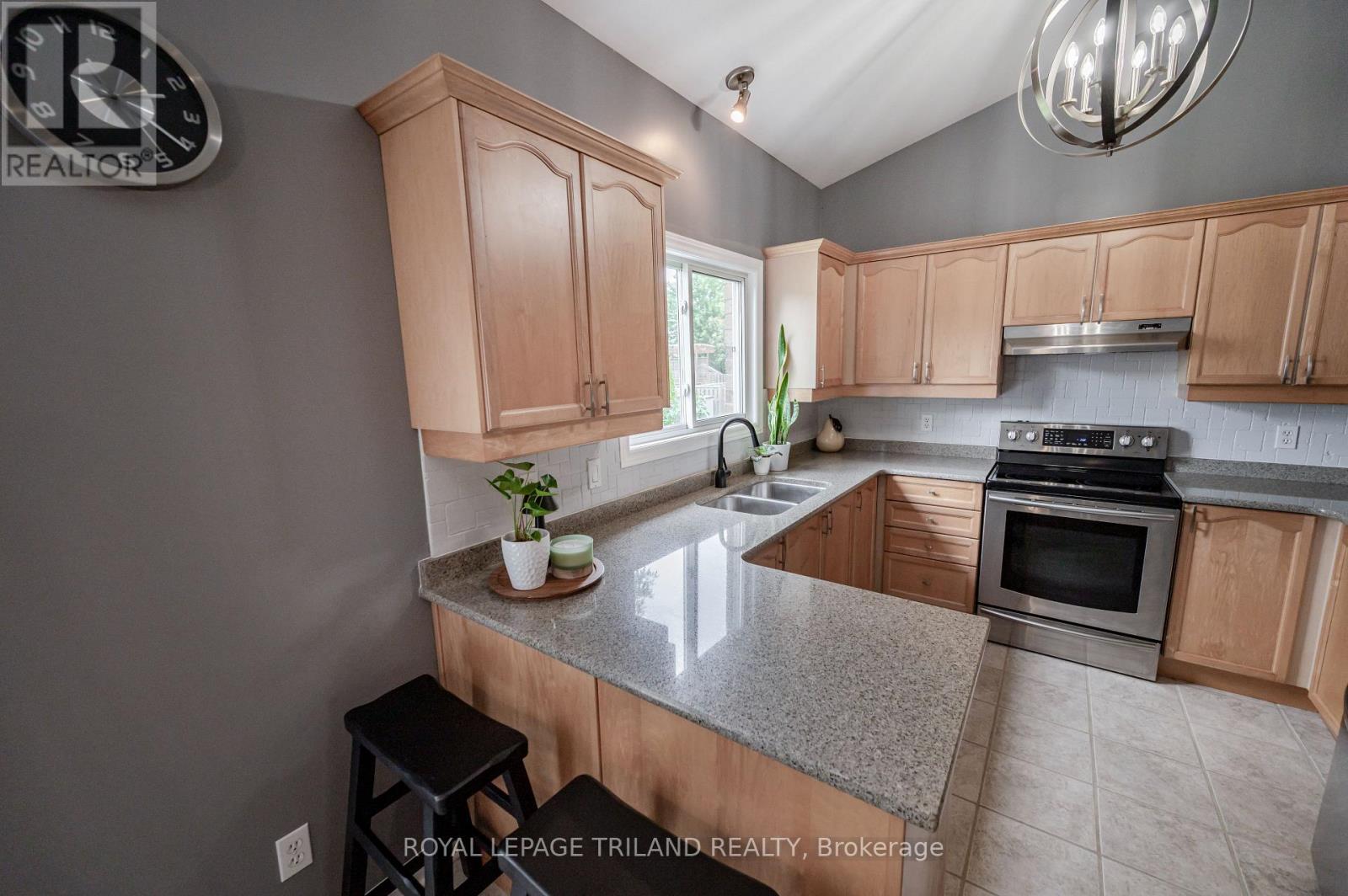 446 South Leaksdale Circle, London South, Ontario  N6M 1K4 - Photo 15 - X13684816