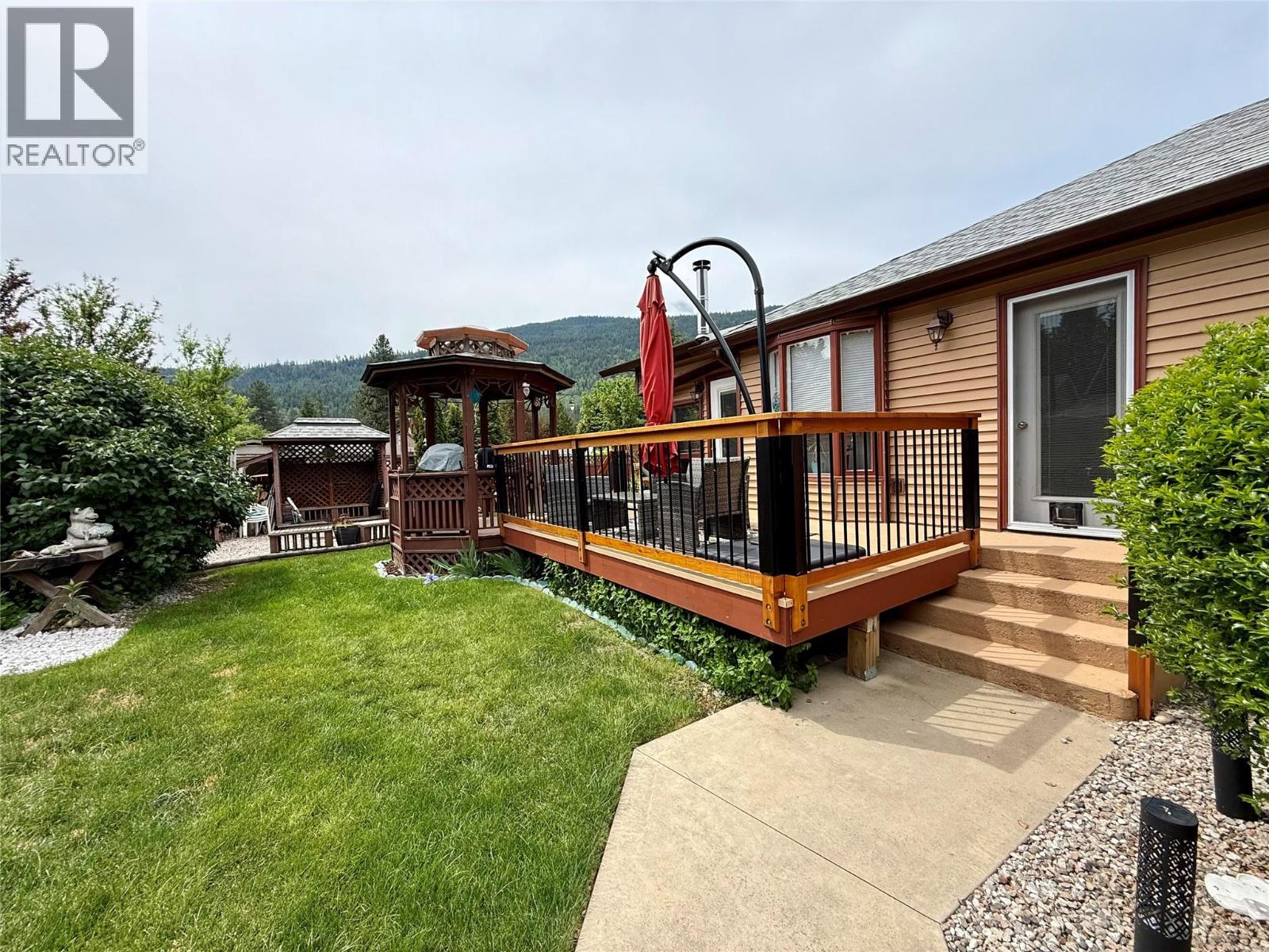 1094 Wanjoff Road, Robson, British Columbia