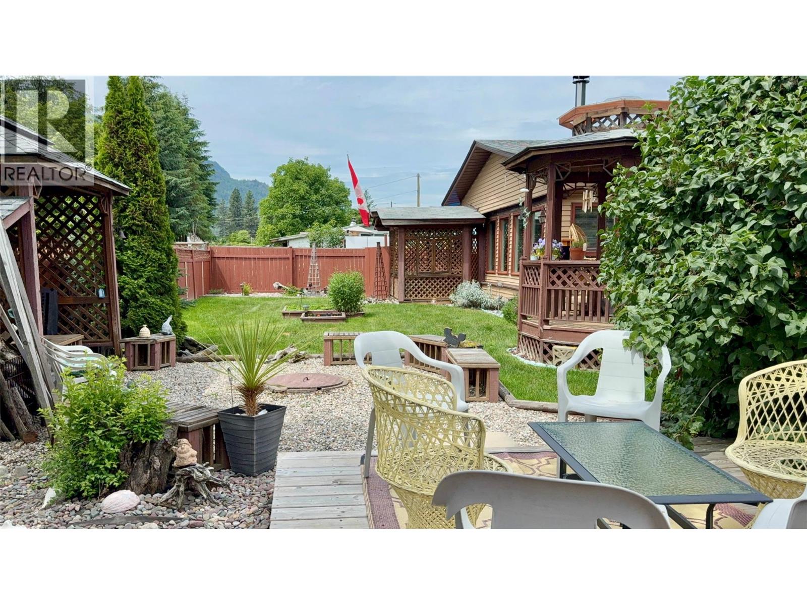 1094 Wanjoff Road, Robson, British Columbia  V0G 1X0 - Photo 41 - 10371827