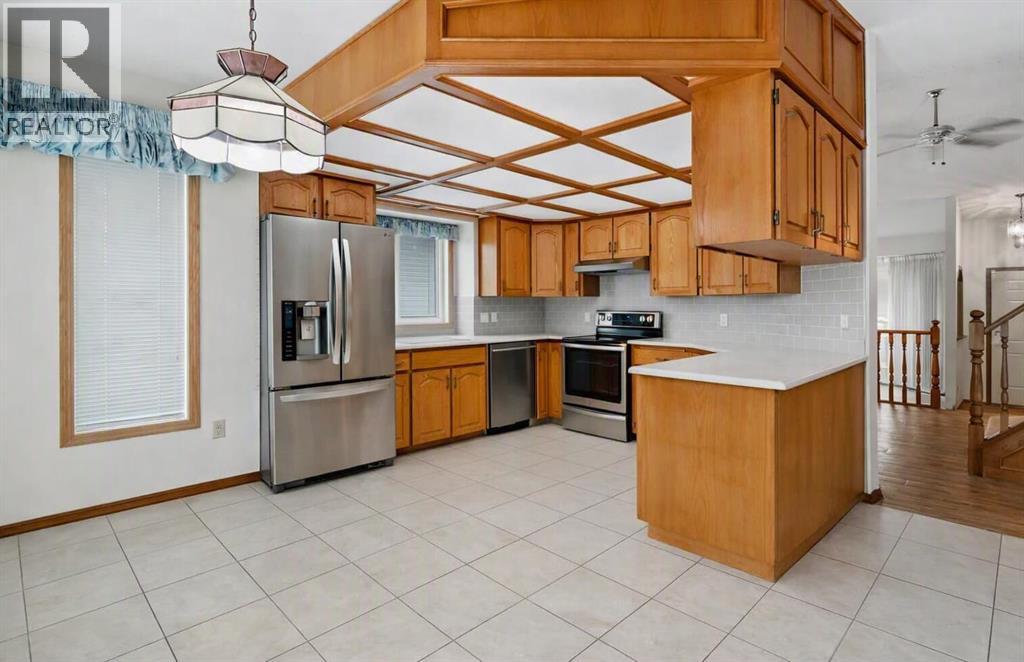 61 Shannon Crescent SW, Calgary, Alberta  T2Y 2T8 - Photo 9 - A2330678