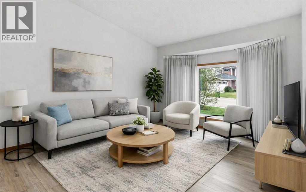 61 Shannon Crescent SW, Calgary, Alberta  T2Y 2T8 - Photo 4 - A2330678