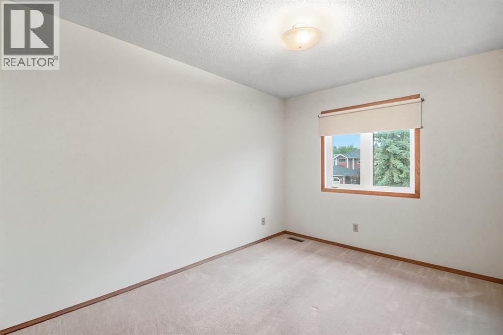61 Shannon Crescent SW, Calgary, Alberta  T2Y 2T8 - Photo 25 - A2330678