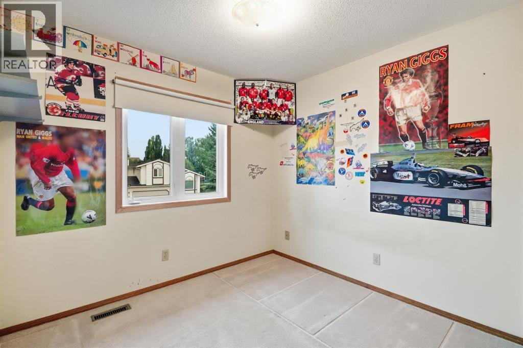 61 Shannon Crescent SW, Calgary, Alberta  T2Y 2T8 - Photo 26 - A2330678