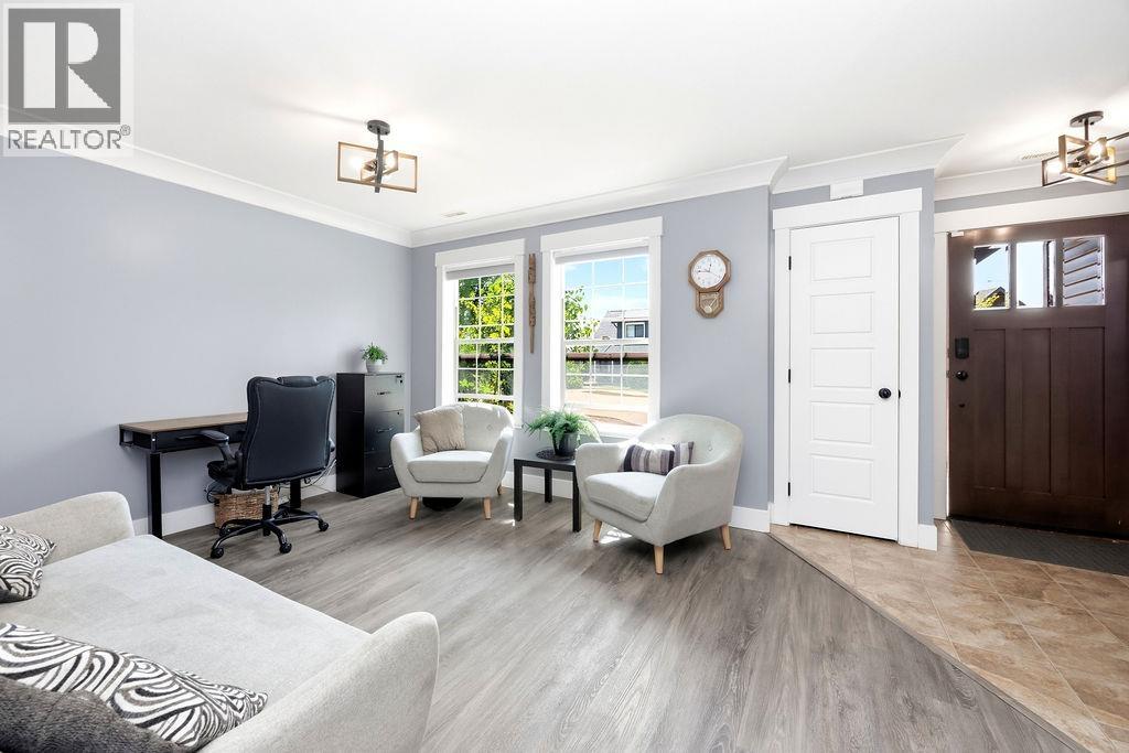 1048 Woodsworth Road, Gibsons, British Columbia  V0N 1V7 - Photo 7 - R3156400