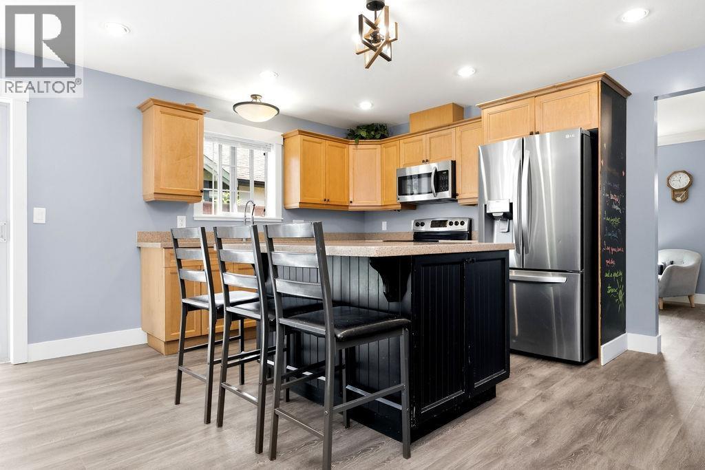 1048 Woodsworth Road, Gibsons, British Columbia  V0N 1V7 - Photo 10 - R3156400