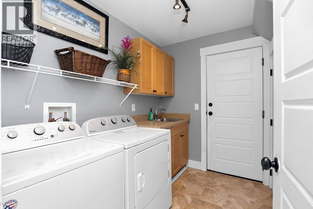 1048 Woodsworth Road, Gibsons, British Columbia  V0N 1V7 - Photo 17 - R3156400