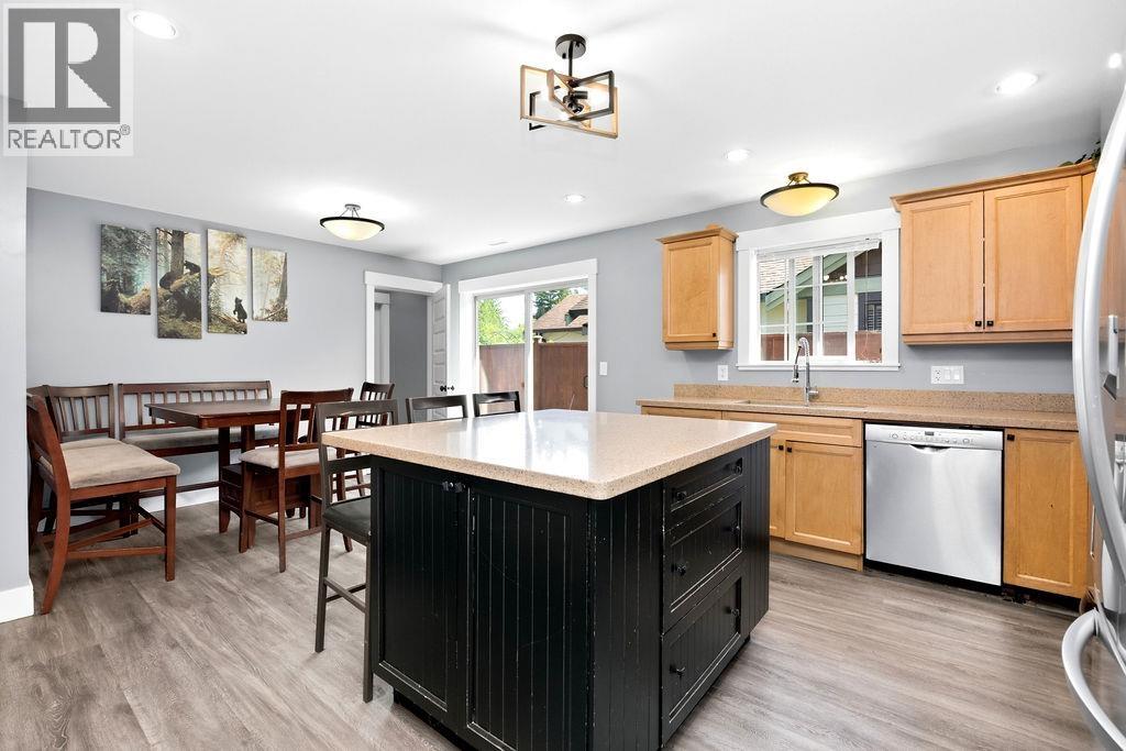 1048 Woodsworth Road, Gibsons, British Columbia  V0N 1V7 - Photo 8 - R3156400