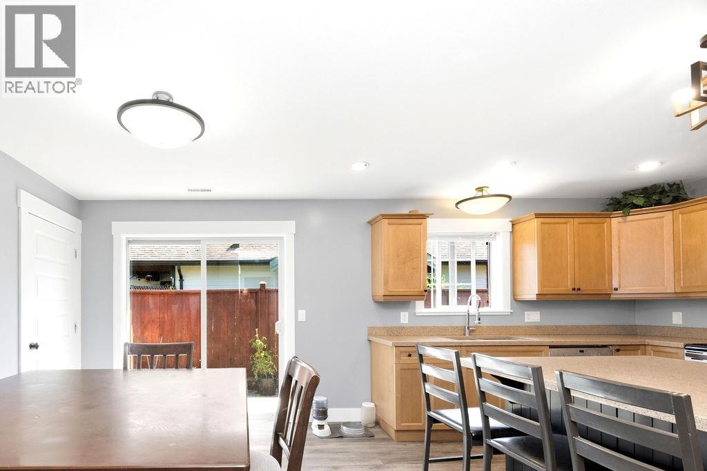 1048 Woodsworth Road, Gibsons, British Columbia  V0N 1V7 - Photo 16 - R3156400